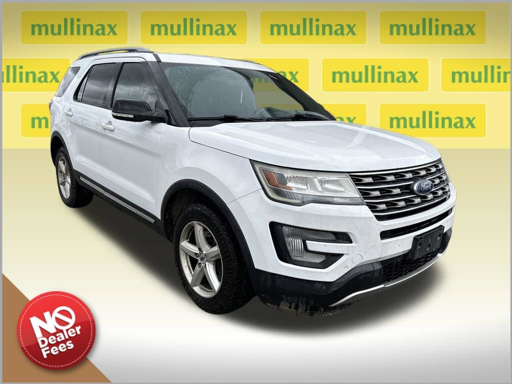 Used 2017 Ford Explorer XLT image 1