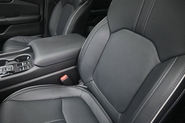 Used 2025 Honda Pilot Elite image 17