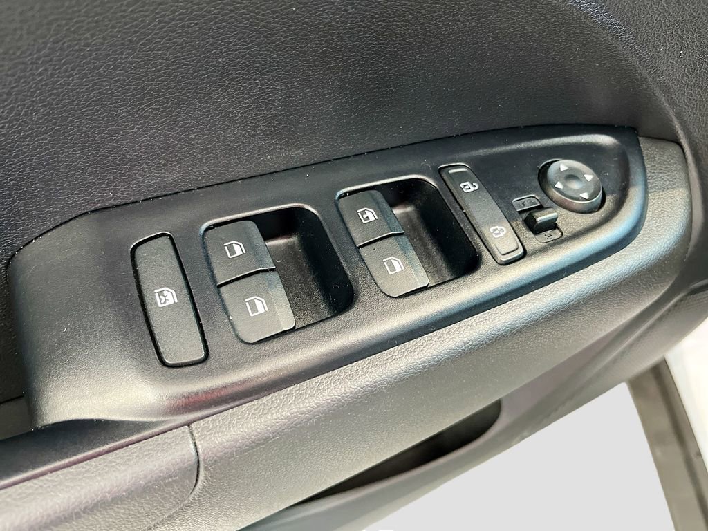 Used 2021 Hyundai Venue SE FWD image 17