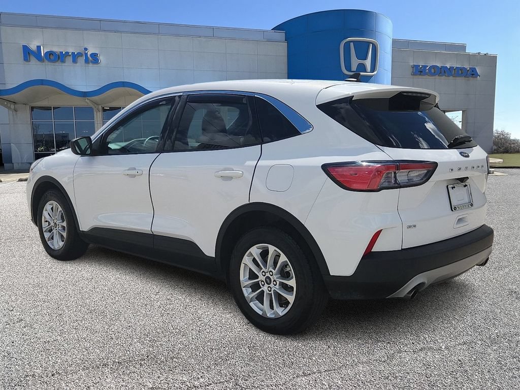 Used 2022 Ford Escape SE w/ Convenience Package FWD image 3