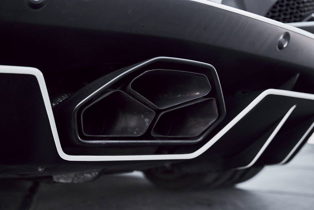 Used 2018 Lamborghini Aventador S image 23