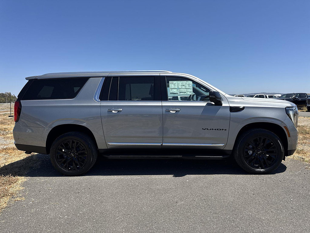 New 2026 GMC Yukon XL Elevation w/ Elevation Premium Package AWD/4WD image 3