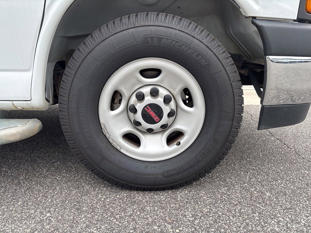 Used 2023 GMC Savana 2500 w/ Driver Convenience Package image 10