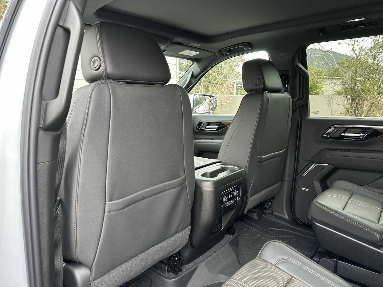 New 2026 Chevrolet Suburban High Country image 16