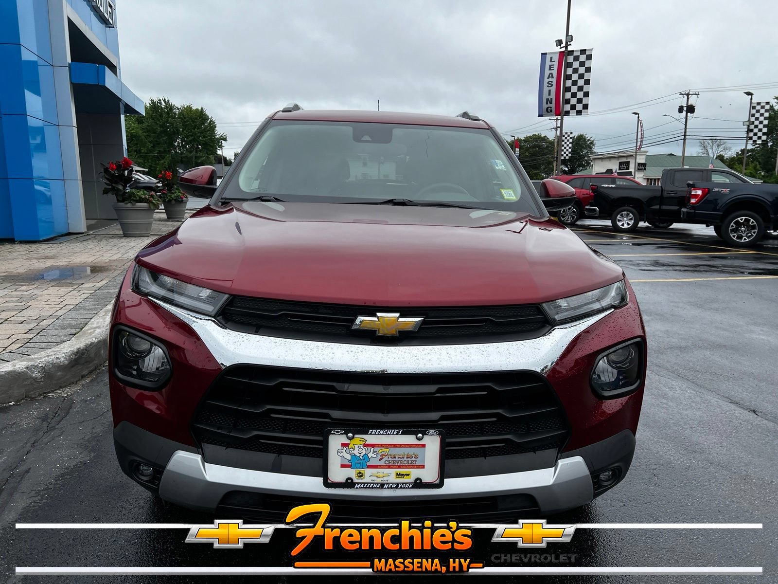 Used 2022 Chevrolet TrailBlazer LT AWD/4WD image 2