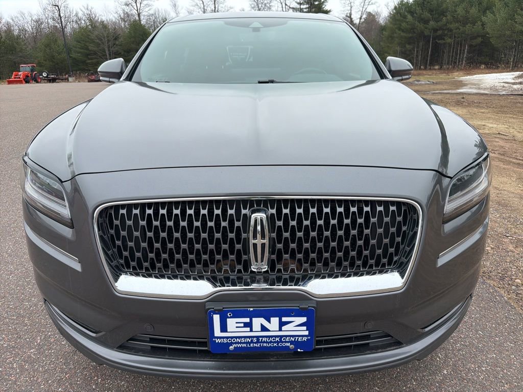 Used 2022 Lincoln Nautilus Reserve AWD/4WD image 2