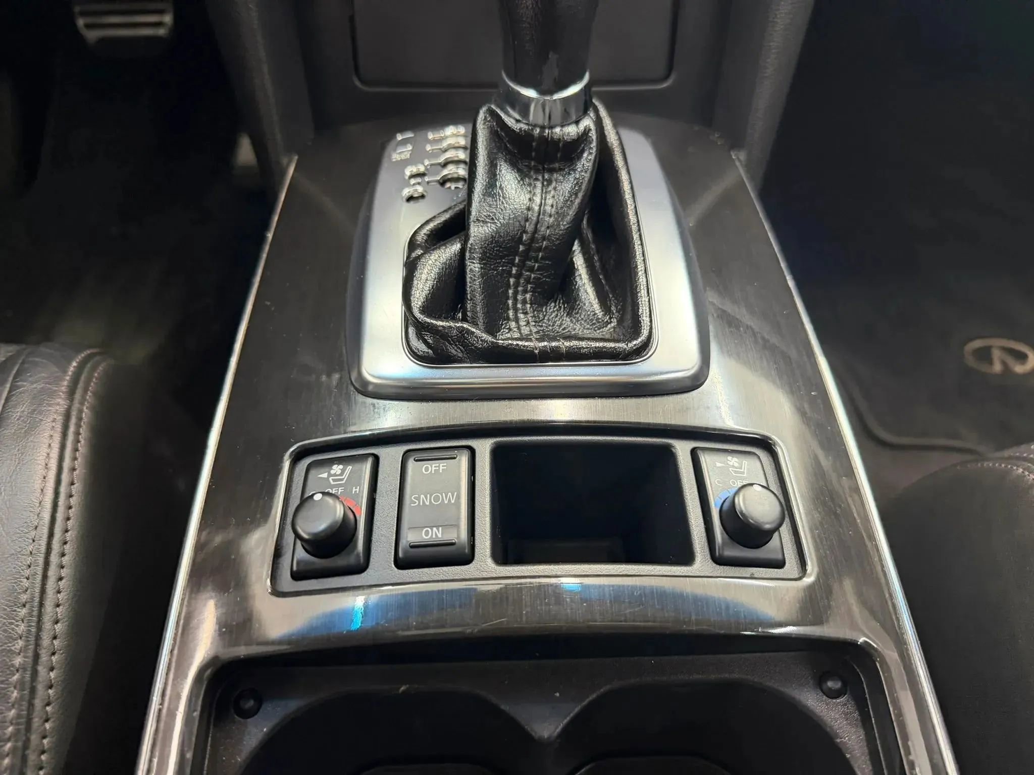 Used 2009 INFINITI FX35 AWD w/ Technology Pkg image 19