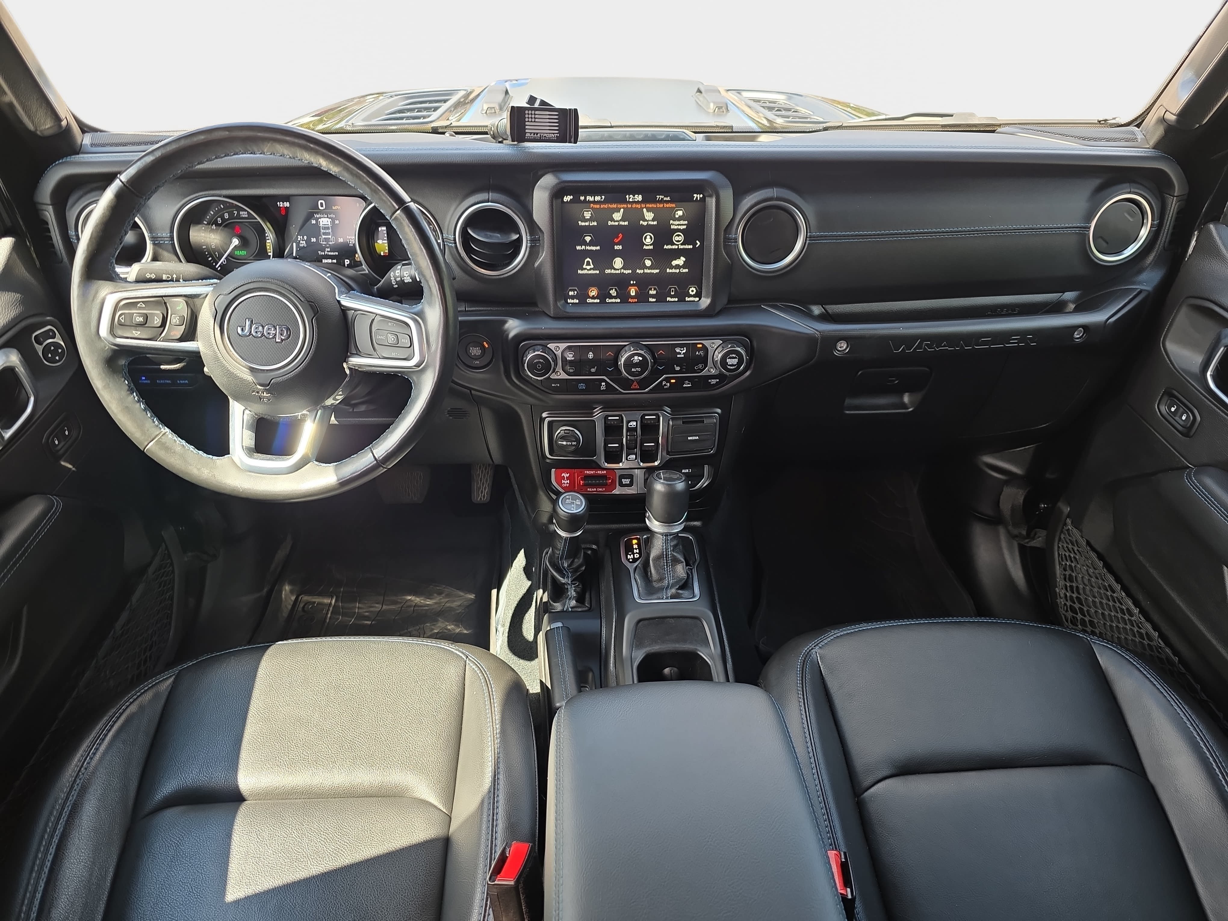 Used 2022 Jeep Wrangler Unlimited Rubicon 4xe w/ Cold Weather Group AWD/4WD image 9