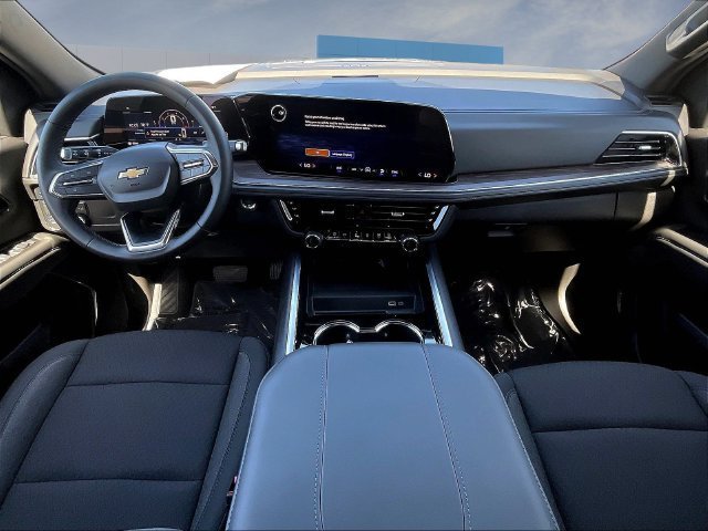 Used 2026 Chevrolet Suburban LS AWD/4WD image 5