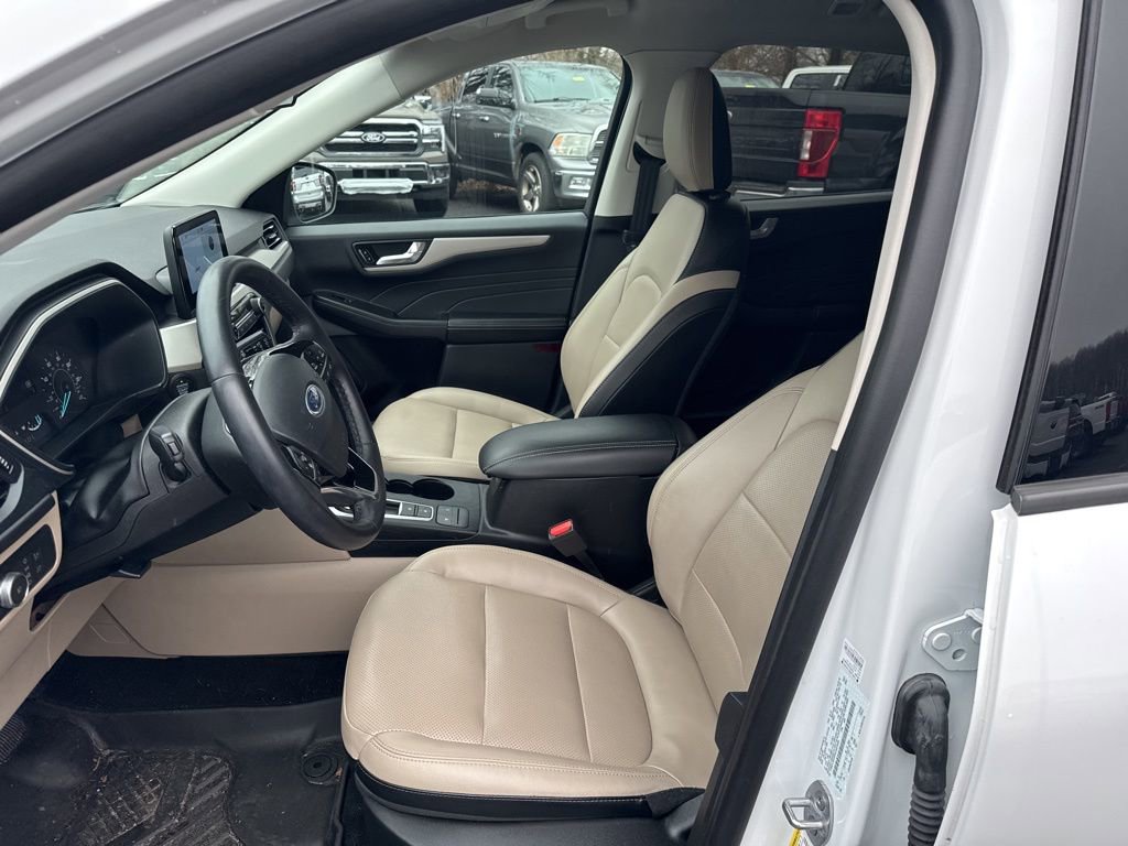 Used 2022 Ford Escape SEL image 11