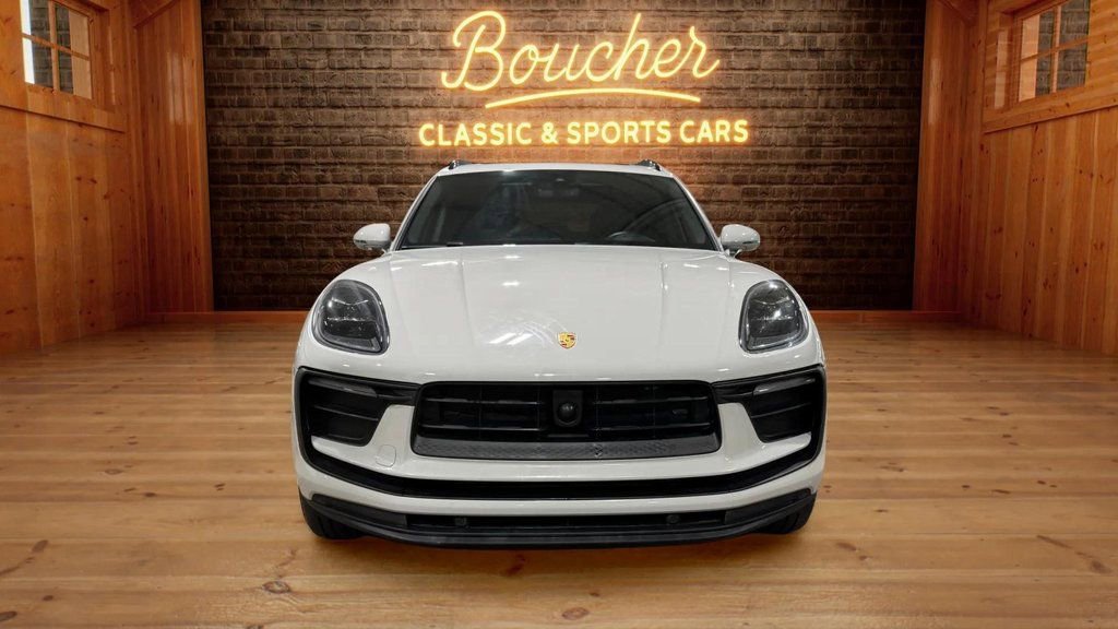 Used 2024 Porsche Macan image 19