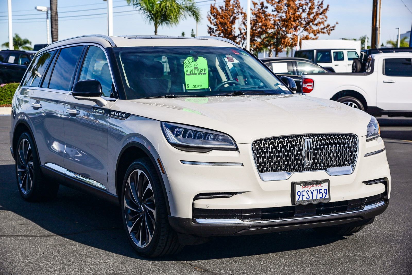 Used 2023 Lincoln Aviator Reserve w/ Equipment Group 201A AWD/4WD image 3