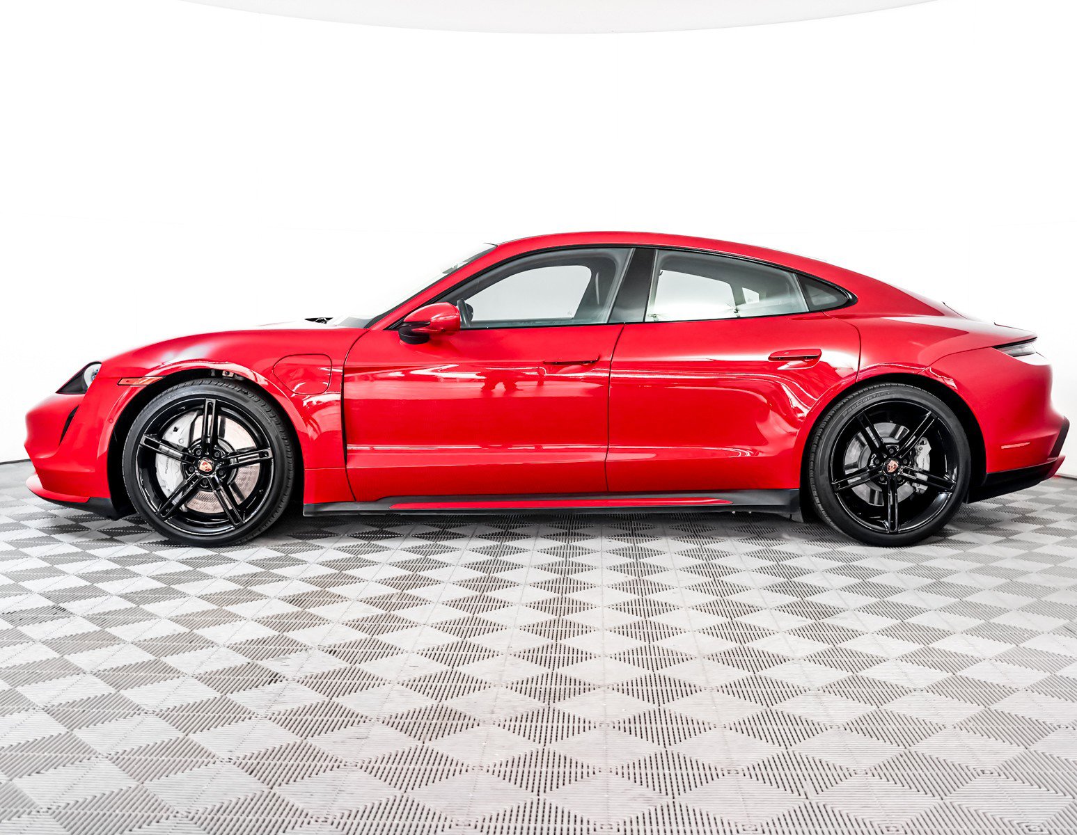 Certified 2020 Porsche Taycan Turbo image 2