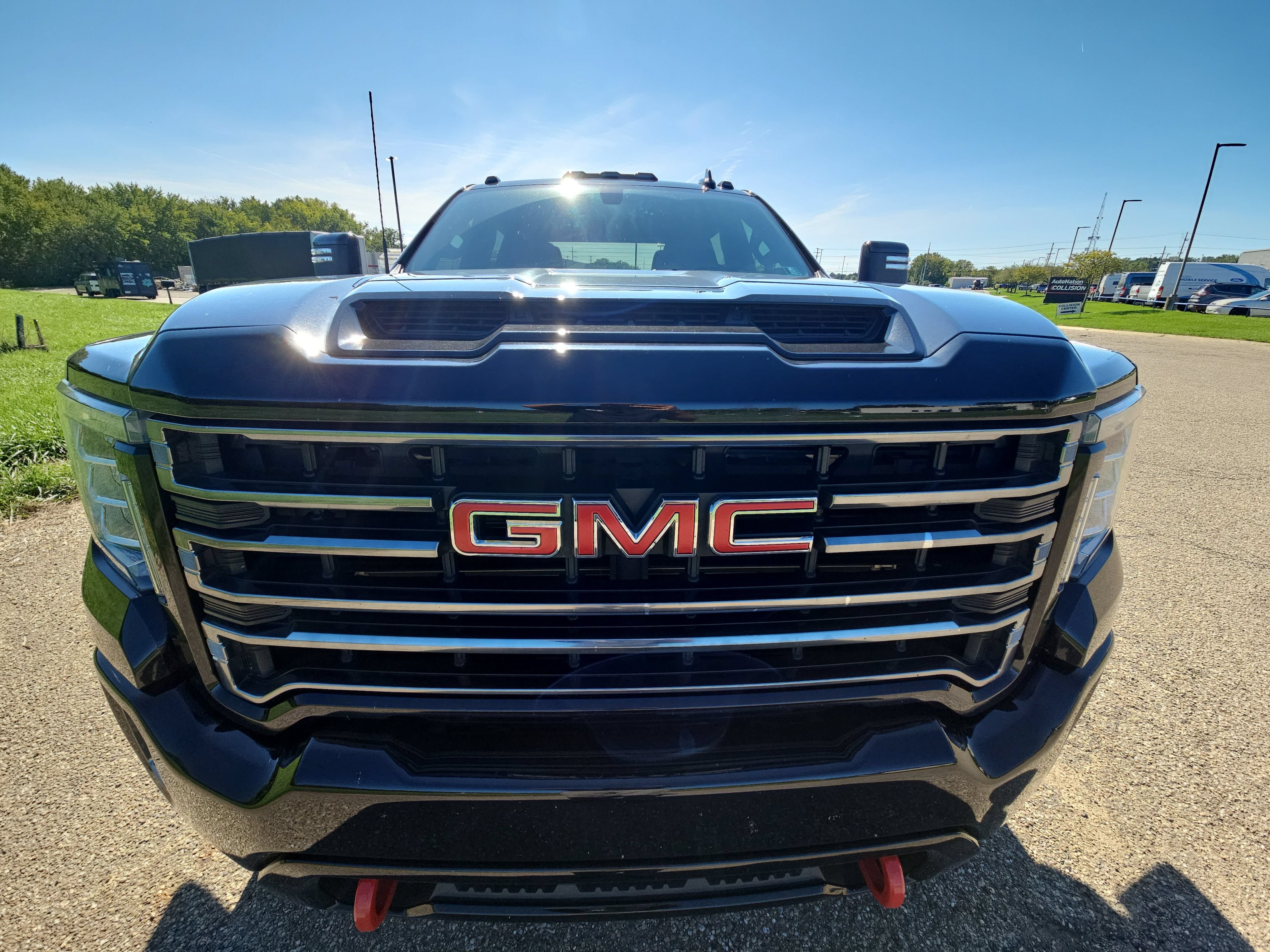 Used 2022 GMC Sierra 3500 AT4 AWD/4WD image 11