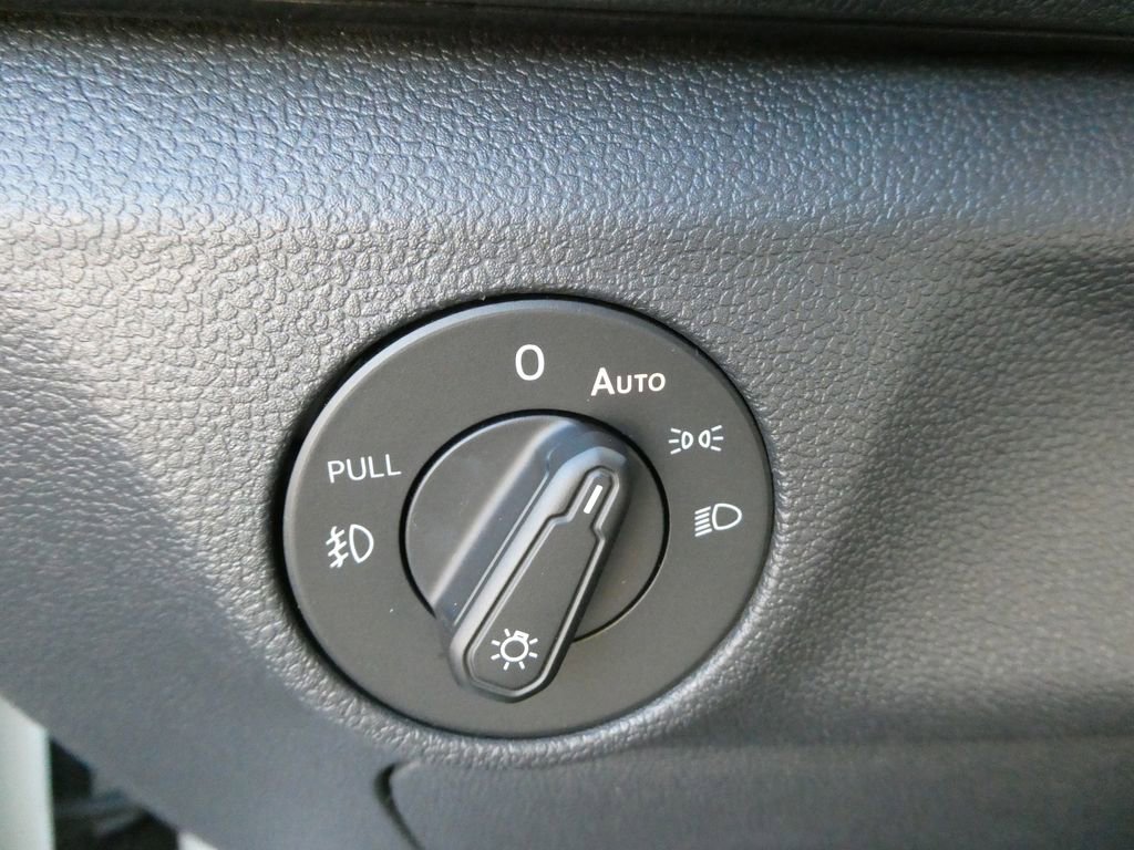 Used 2019 Volkswagen Jetta R-Line image 24