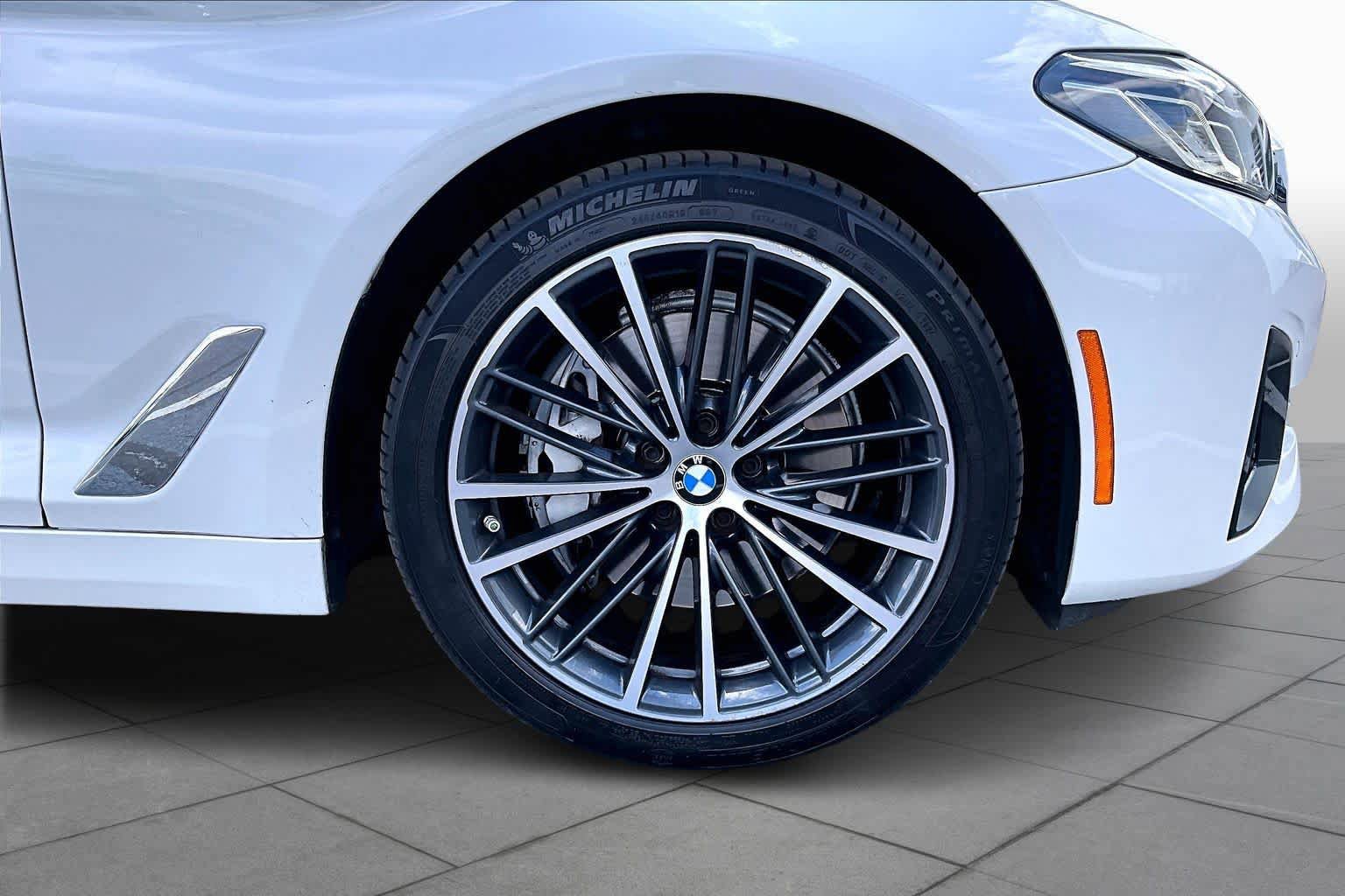 Used 2022 BMW 540i w/ Premium Package image 10