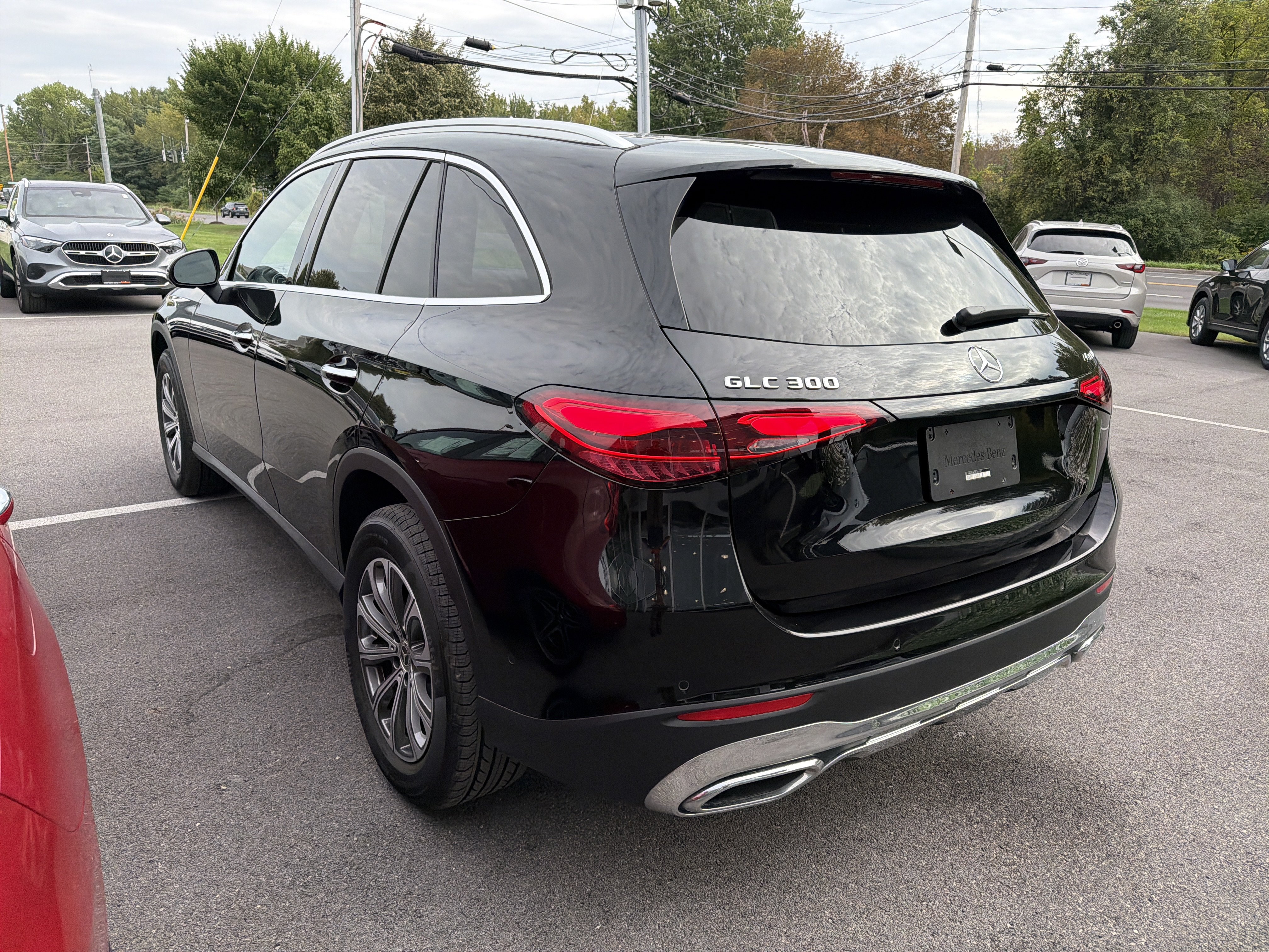 Used 2023 Mercedes-Benz GLC 300 4MATIC image 5