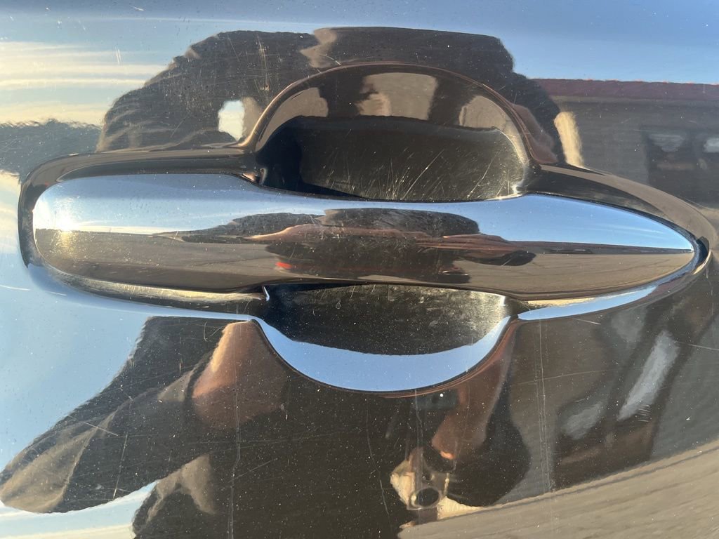 Used 2021 Toyota Venza LE w/ Carpet Mat Package (TMS) image 49