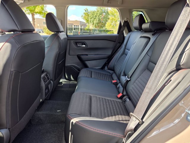 New 2027 Nissan Rogue SV AWD/4WD image 11