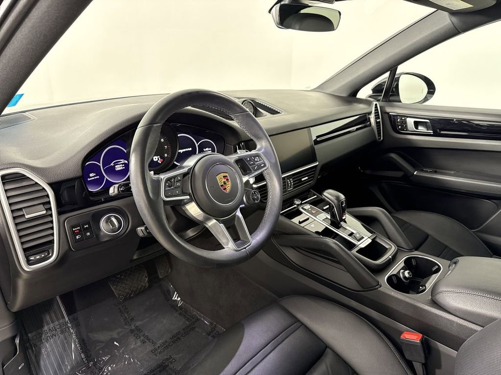 Certified 2021 Porsche Cayenne Coupe image 4