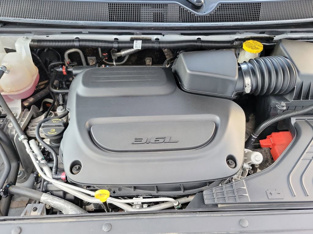 Used 2024 Chrysler Voyager LX image 23