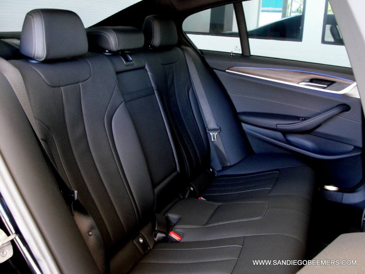 Used 2023 BMW 540i w/ M Sport Package RWD image 16