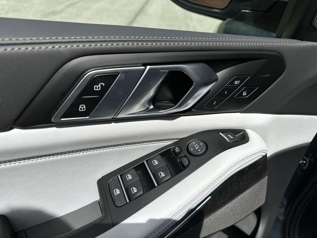 Used 2026 BMW X5 xDrive40i AWD/4WD image 16