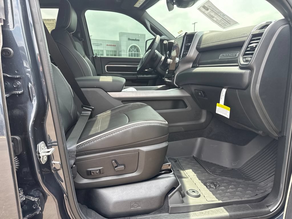 New 2026 RAM 2500 Laramie w/ Night Edition AWD/4WD image 32