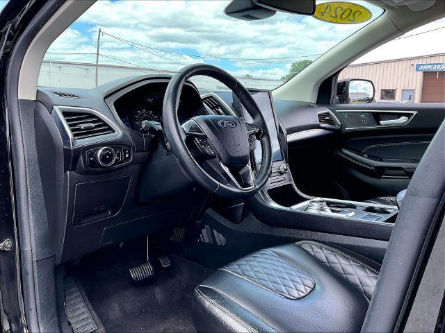 Used 2024 Ford Edge Titanium AWD/4WD image 8