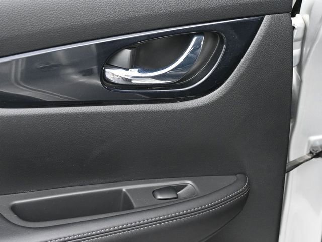 Used 2017 Nissan Rogue Sport SL image 21