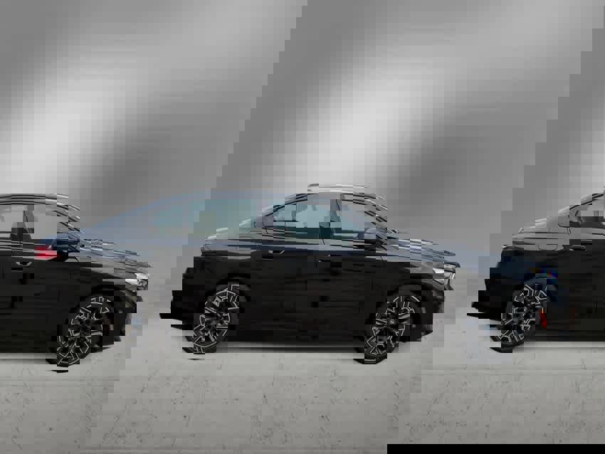 Certified 2025 BMW i5 xDrive40 w/ M Sport Package image 9