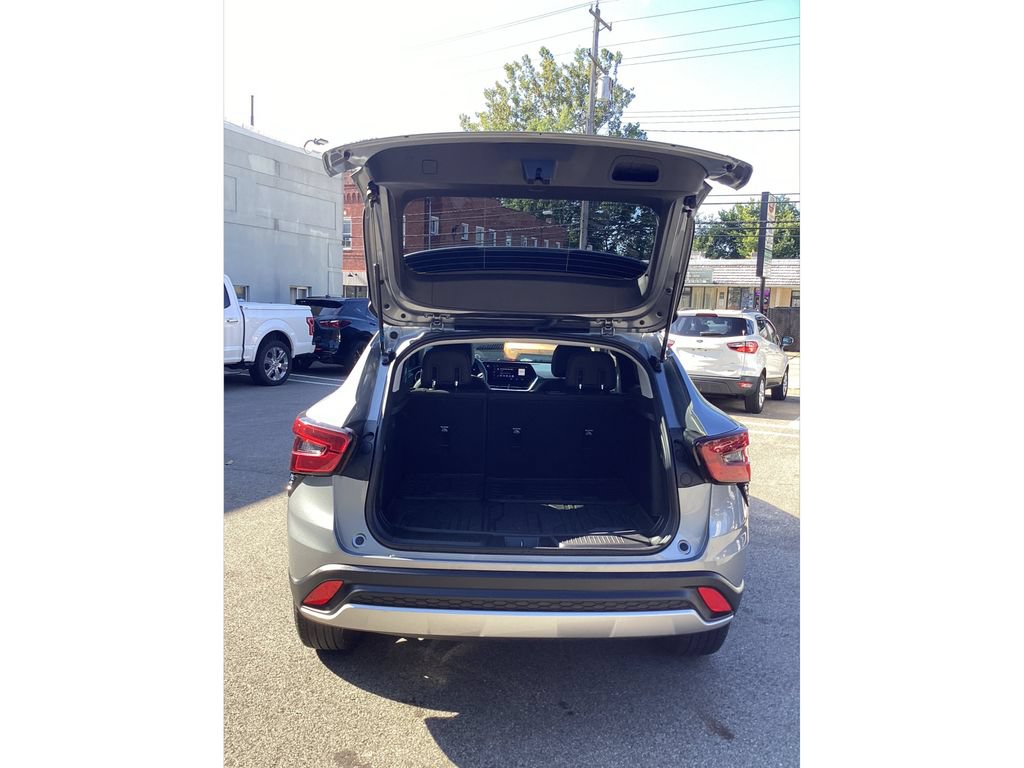 Used 2024 Chevrolet Trax LT FWD image 10
