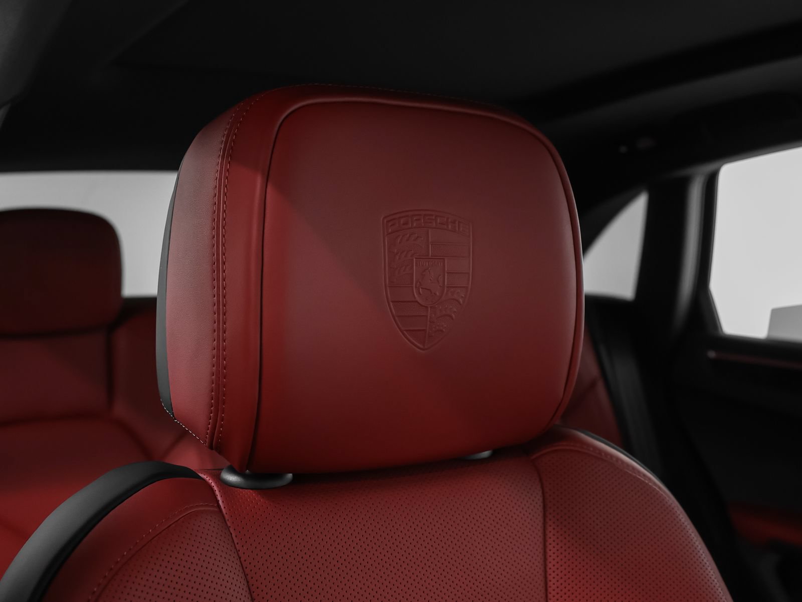 Certified 2026 Porsche Macan AWD/4WD image 24