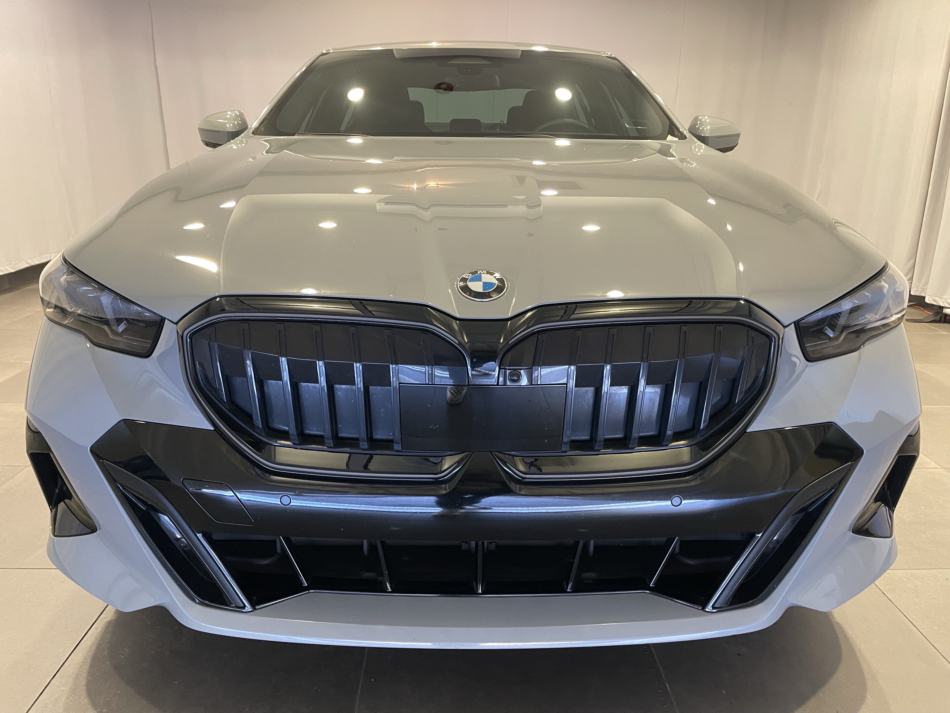 Certified 2024 BMW 540i xDrive w/ Premium Package AWD/4WD image 2