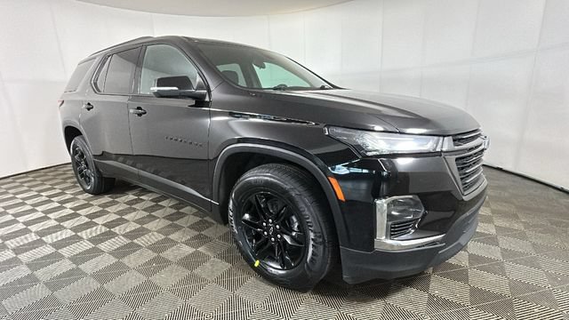 Used 2022 Chevrolet Traverse LT FWD image 2