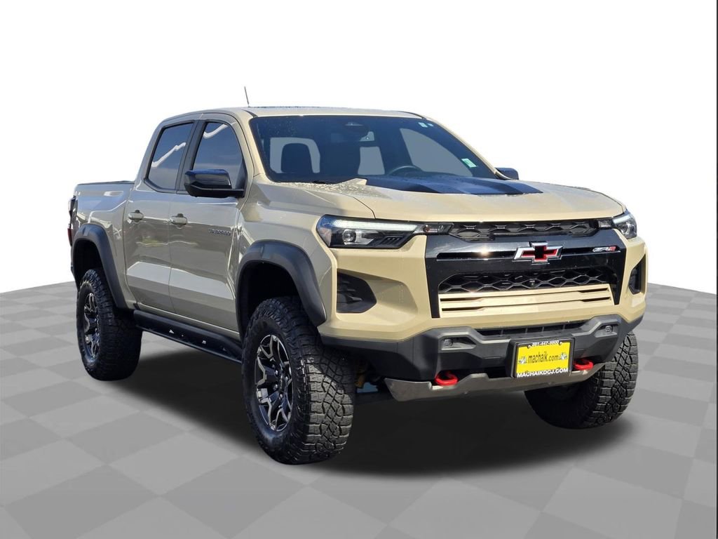 Used 2024 Chevrolet Colorado ZR2 w/ Technology Package AWD/4WD image 3
