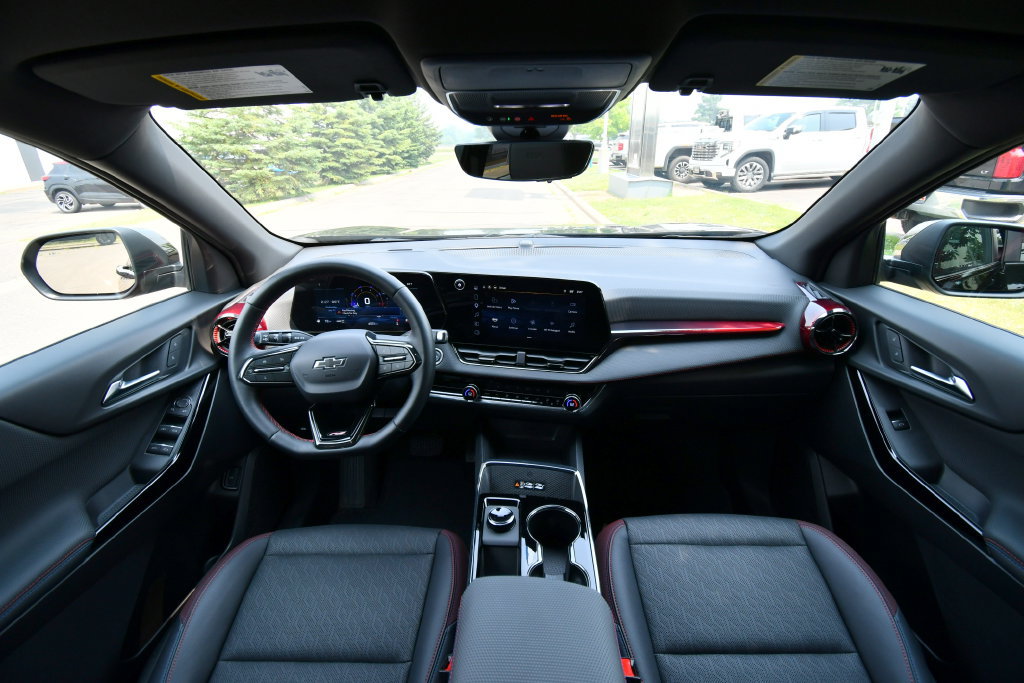 Used 2025 Chevrolet Equinox RS w/ Safety and Technology Package AWD/4WD image 3
