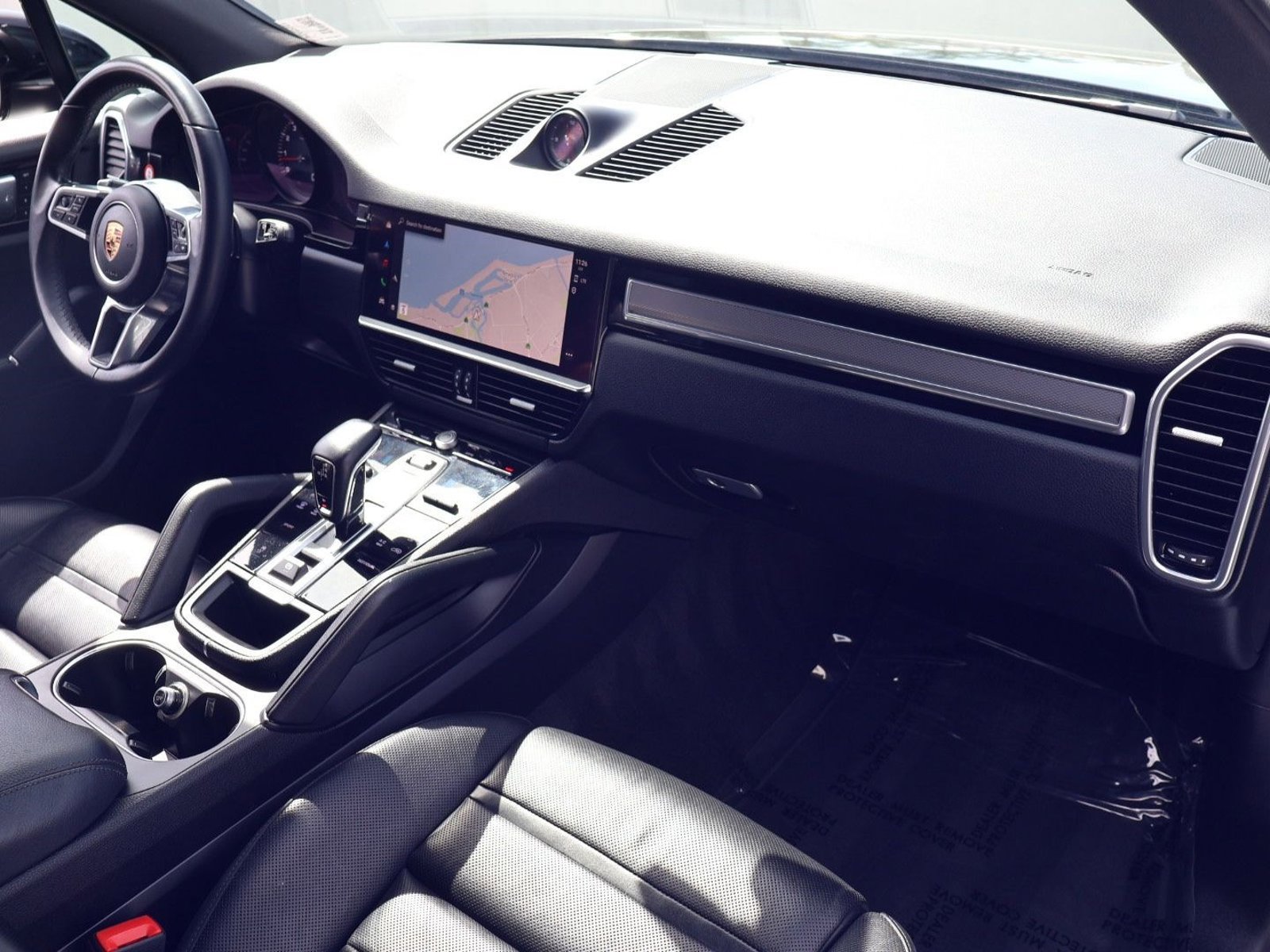 Certified 2023 Porsche Cayenne Platinum Edition image 25