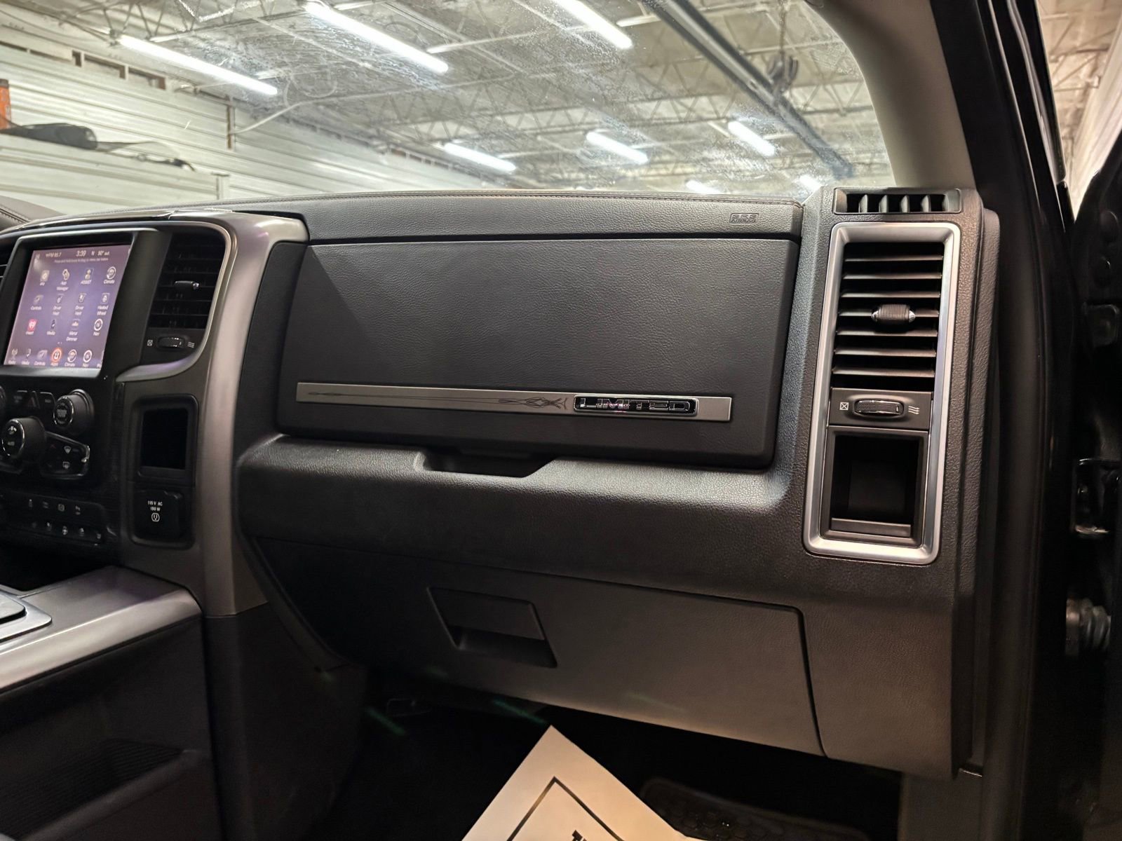 Used 2015 RAM 3500 Laramie Longhorn image 29