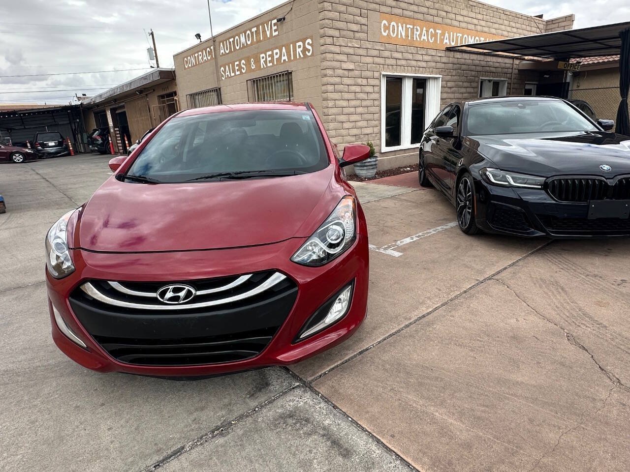Used 2015 Hyundai Elantra GT FWD image 2