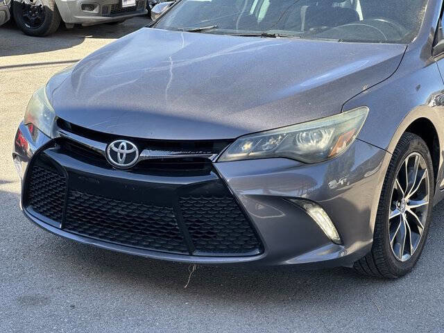 Used 2015 Toyota Camry XSE image 10