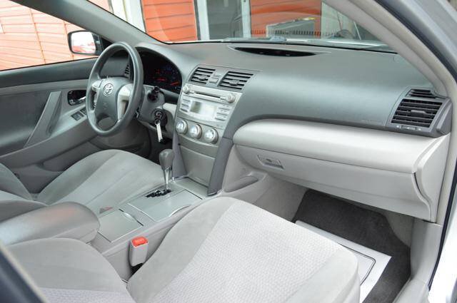 Used 2011 Toyota Camry LE w/ LE Extra-Value Pkg FWD image 15