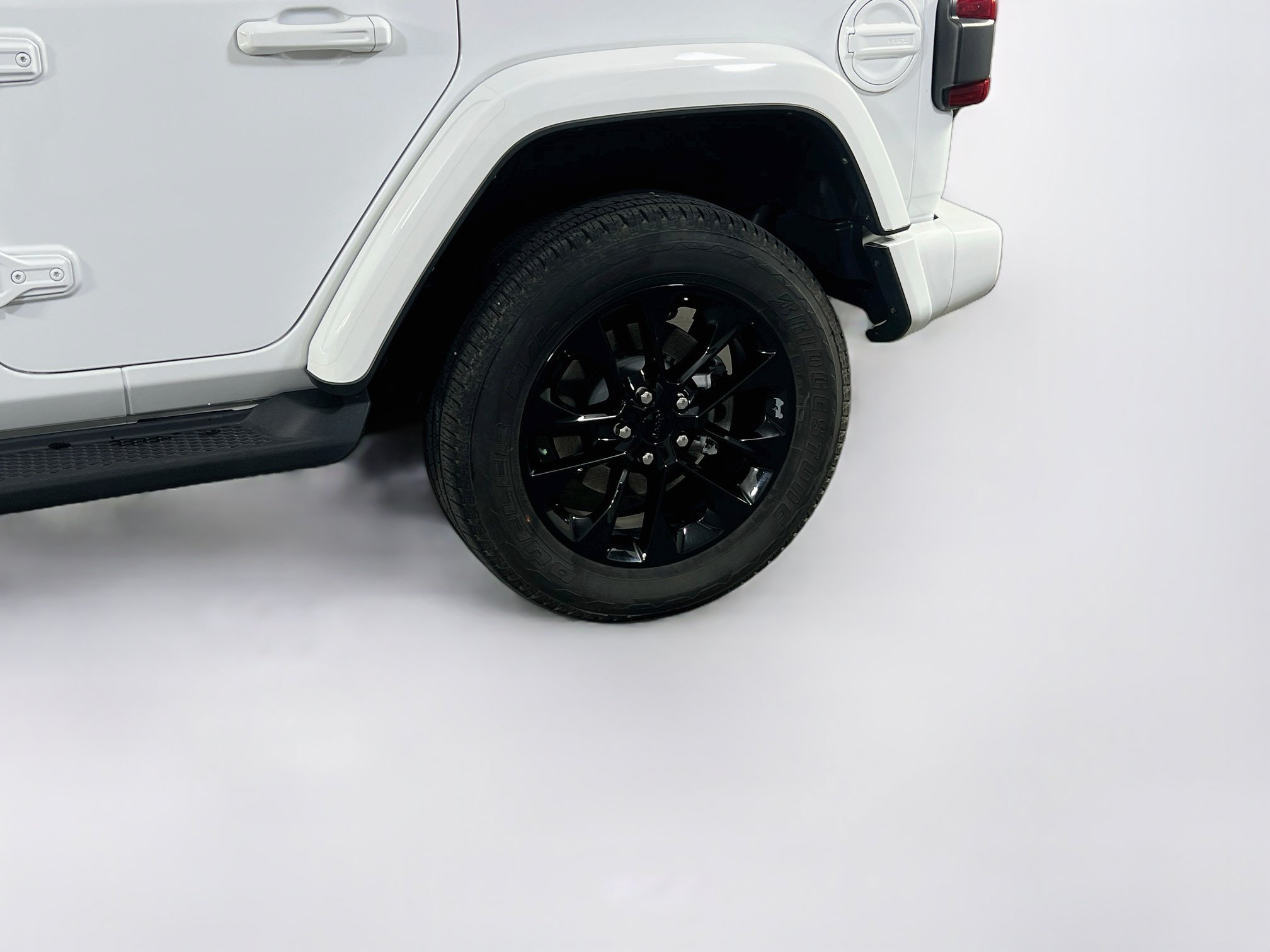 Used 2023 Jeep Wrangler Unlimited Sahara AWD/4WD image 29
