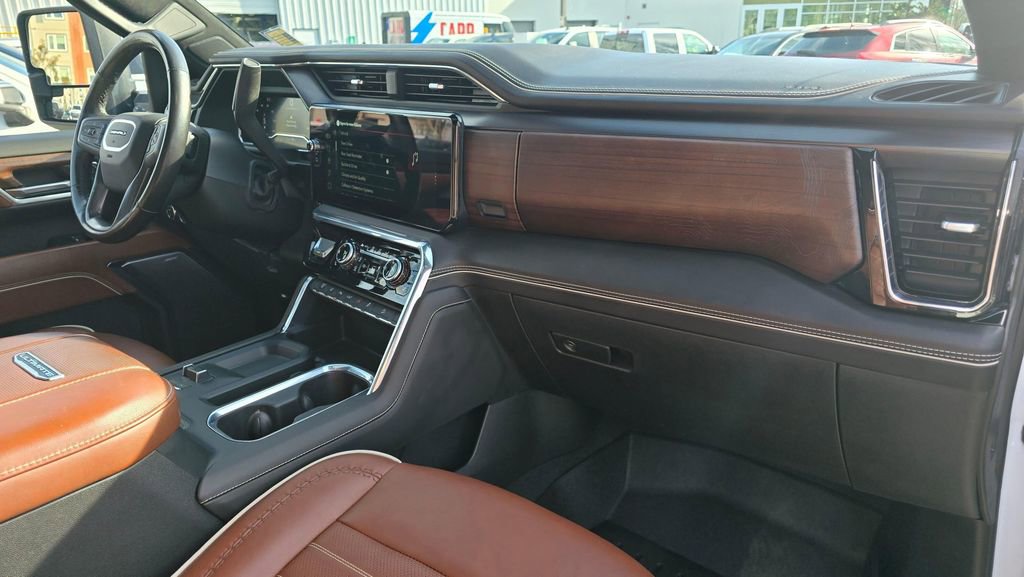 Used 2024 GMC Sierra 3500 Denali Ultimate image 11
