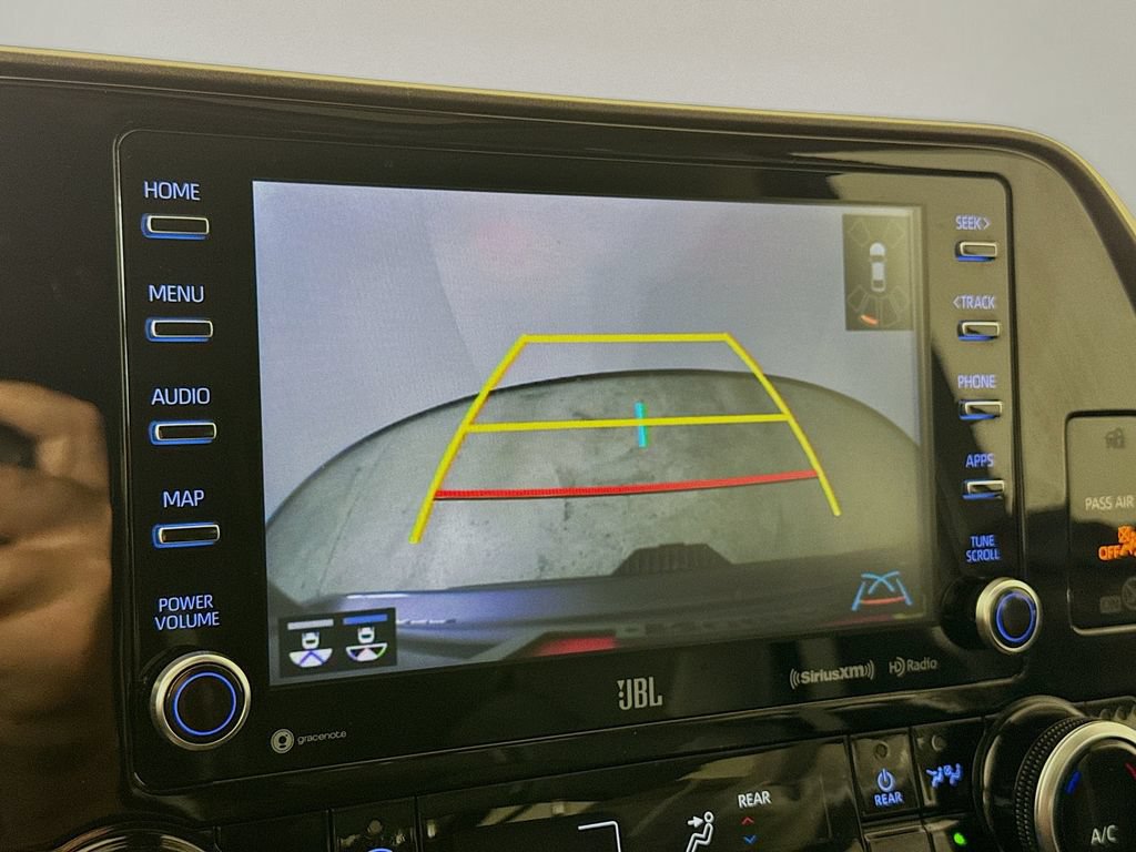 Used 2022 Toyota Highlander Limited AWD/4WD image 19