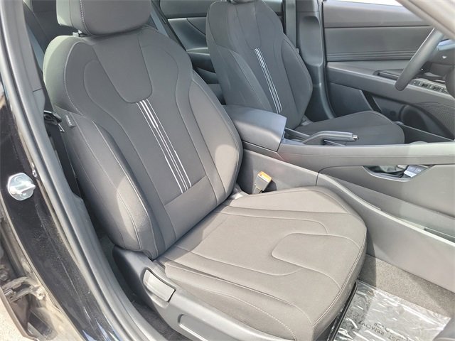 Used 2025 Hyundai Elantra Sport image 17