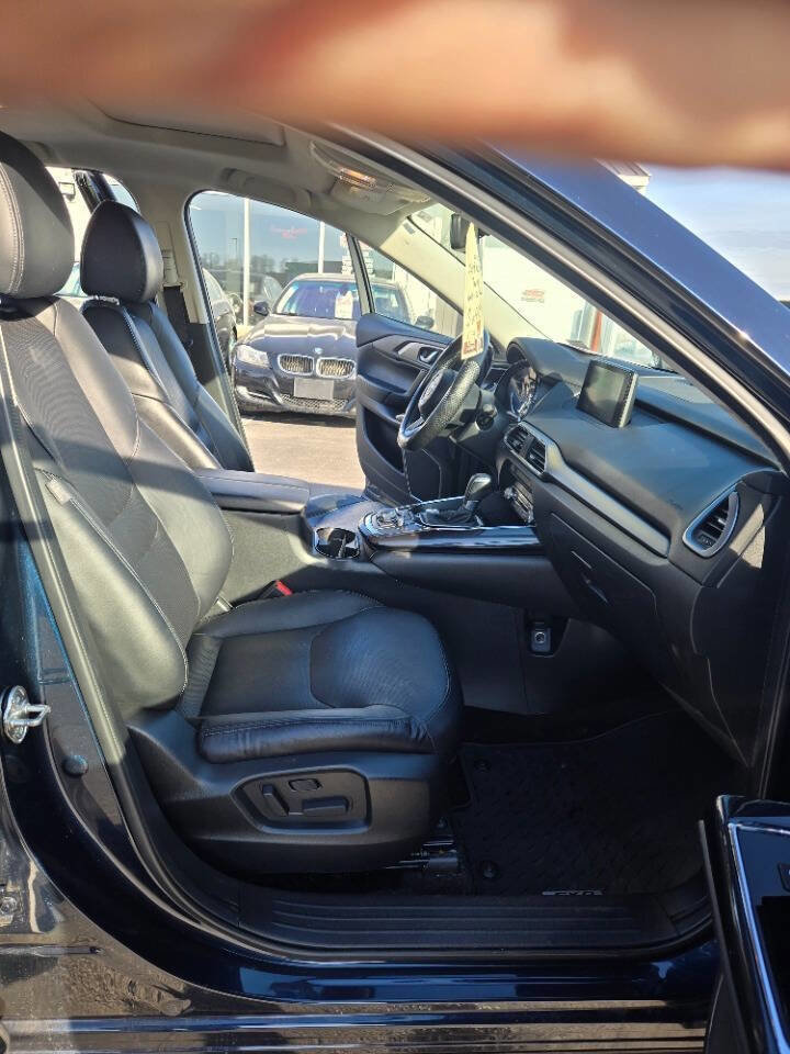 Used 2019 MAZDA CX-9 Touring w/ Touring Premium Package image 17