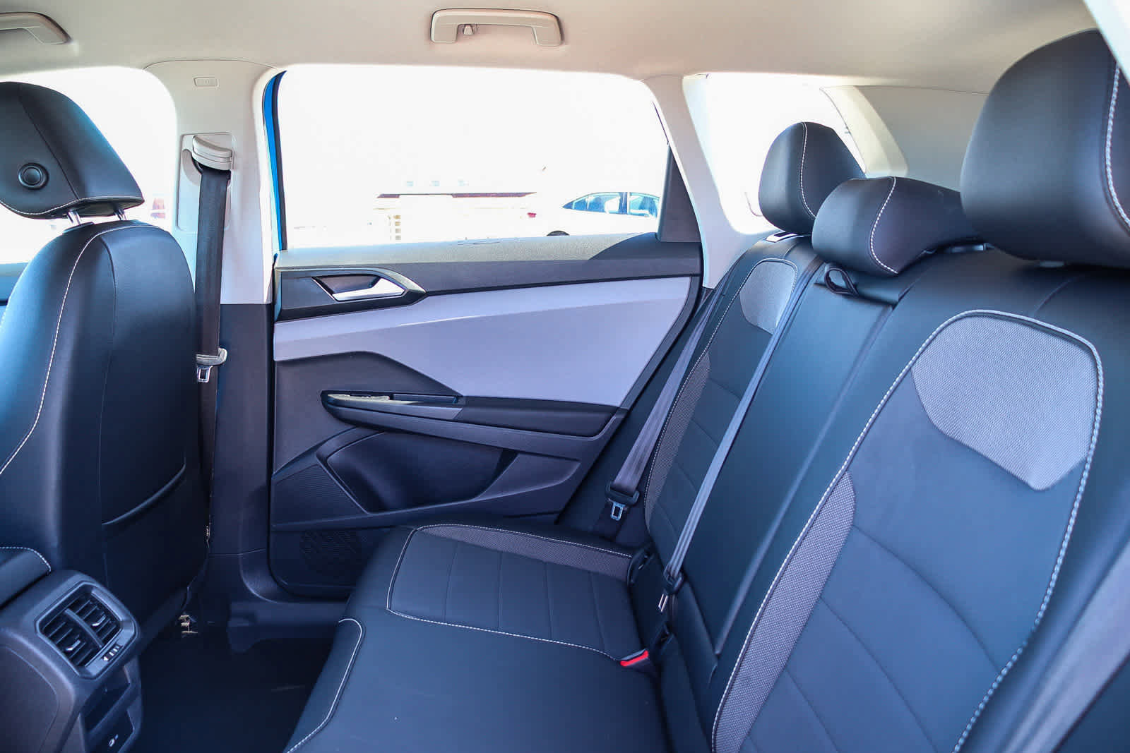 Used 2023 Volkswagen Taos SE FWD image 17