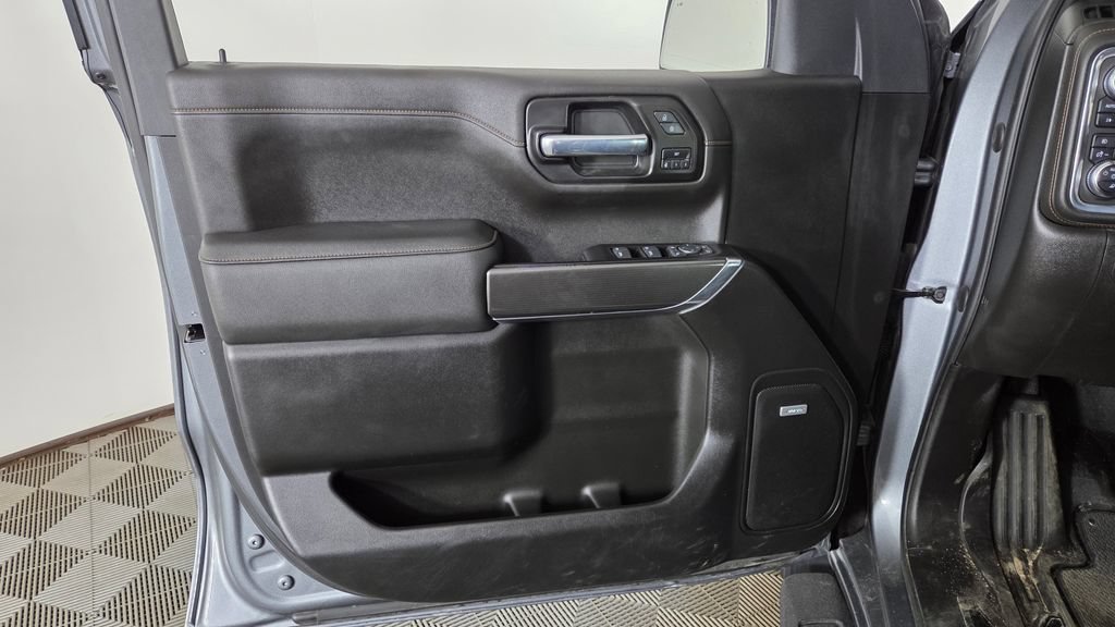 Used 2022 GMC Sierra 1500 AT4 w/ AT4 Carbonpro Edition AWD/4WD image 11