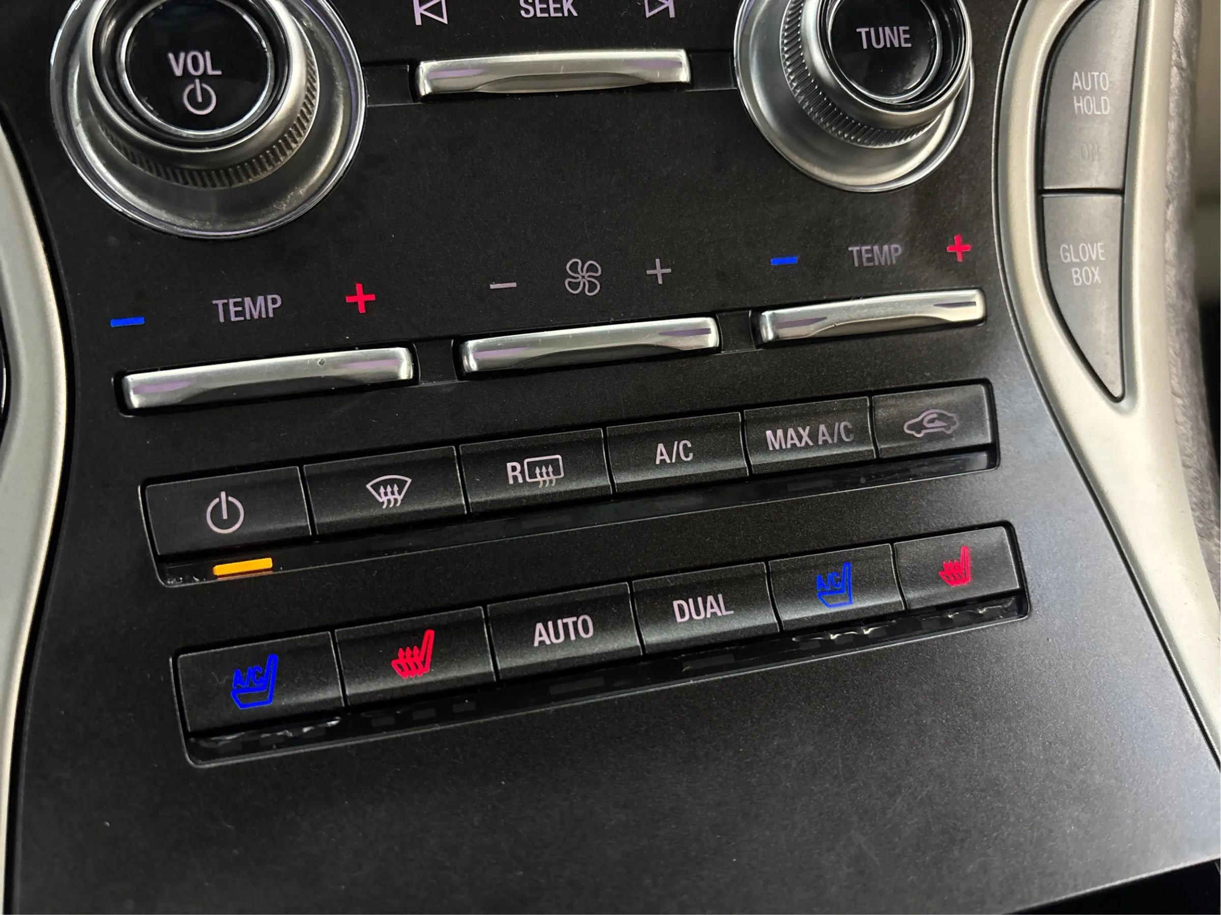 Used 2018 Lincoln MKX Reserve w/ Lincoln MKX Climate Package image 39